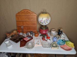 lot 82 image: Vintage Lamp, Bric-a-Brac, Display, Crystal, and so Much More