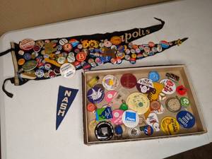 lot 9 image: Vintage Buttons, Pendants and Keychains Galore