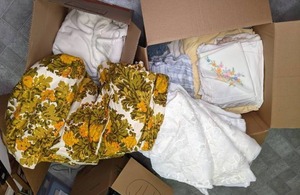 lot 233 image: Lot of Vintage & Modern Linens