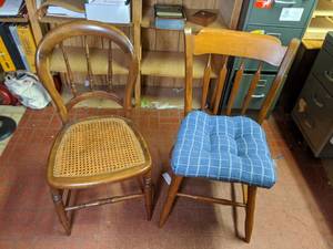 lot 215 image: Set of (2) Beautiful Wooden Chairs