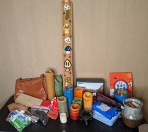 lot 187 image: Mixed Lot of Candles, Vase, Ice Packs, Decorations
