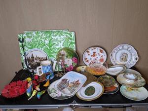 lot 141 image: Gorgeous Assortment of Collectors Plates and Serving Dishes - Some Vintage