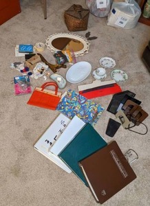 lot 173 image: All Kinds of Awesome Items 