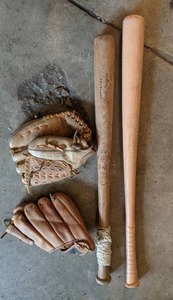 lot 298 image: Lot of (2) Baseball bats & (2) Mitts