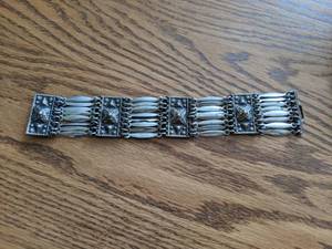lot 308 image: Beautiful Vintage Silver Bracelet from Mexico