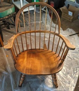 lot 284 image: Beautiful Vintage Rocking Chair