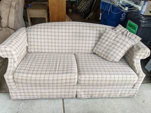 lot 288 image: Steam and Foster Convertible Sleeper Sofa