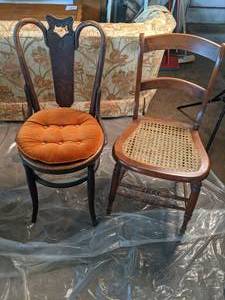 lot 265 image: Lot of (2) Beautiful Vintage Chairs