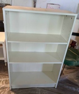 lot 268 image: Small White Bookshelf