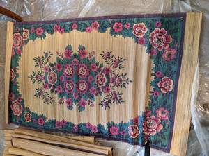 lot 271 image: Beautiful Lot of (5) Vintage Window Coverings