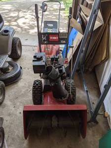lot 2 image: Toro 724 SnowThrower Model #36072