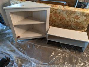 lot 263 image: White Wooden Corner Shelf & Shoe Shelf
