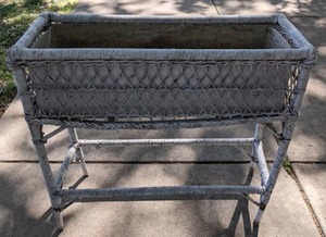 lot 246 image: Beautiful Wicker Planter