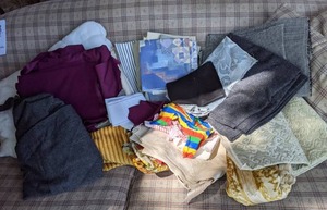 lot 318 image: Lot of Mixed Fabric Pieces