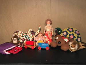 lot 125 image: Vintage Lot of Dolls and Toys