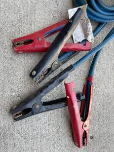 lot 77 image: 8 Gauge Copper Jumper Cables