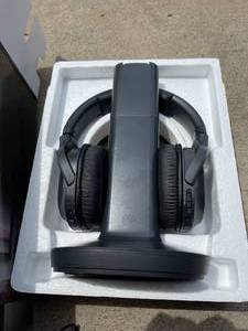 lot 107 image: Sony Wireless Headphones