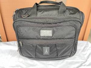 lot 131 image: Crew 5 Travel Pro Rolling Travel Bag
