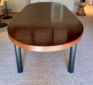 lot 10 image: Stunning High End Dining Room Table