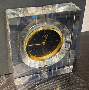 lot 46 image: Hoya Crystal Clock - Lofty