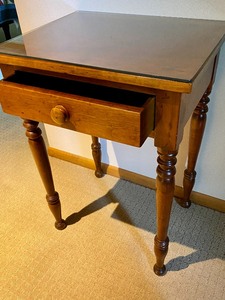 lot 59 image: Vintage SideAccent Table w Drawer