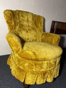 lot 208 image: Vintage Gold Crushed Velvet Rocking Chair