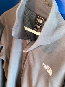 lot 196 image: Mens North Face Zip Up