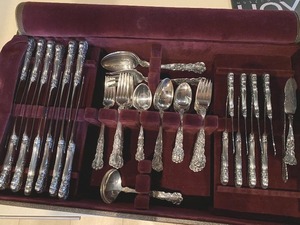 lot 218 image: Sterling Flatware Set