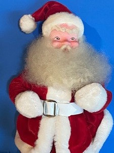lot 184 image: Vintage Santa Clause Figurine and Candles