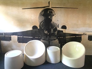 lot 1 image: Amazing Pair of VintageRetro Fiberglass Chairs w Matching Side Tables