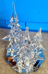 lot 176 image: Three Crystal Tree Figurines