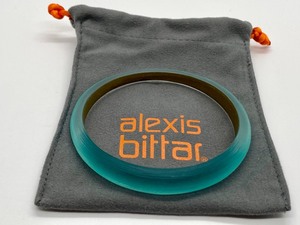 lot 253 image: Alexis Bittar Lucite Bangle