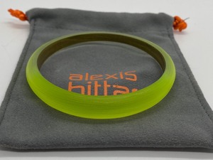 lot 252 image: Alexis Bittar Lucite Bangle