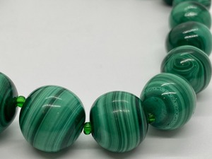 lot 268 image: Malachite Beaded Necklace