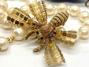 lot 286 image: Variety of Costume Jewelry