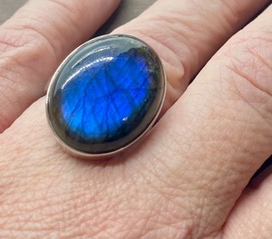 lot 289 image: Stunning Fire Opal Ring Set in Sterling