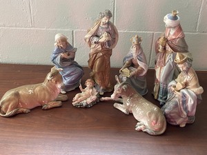 lot 296 image: Lladro Nativity Set
