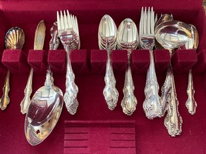 lot 295 image: Reed and Barton Flatware