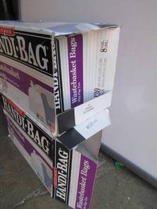 lot 74 image: Wastebasket Bags