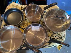 7 piece Cuisanart pan set - brand n...