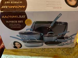 Rachel Ray 14 piece cookware set mi...