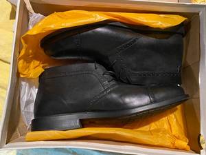 Mens dress shoes size 13D...