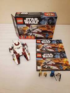 lot 19 image: Lego Star Wars Republic Fighter Tank Set Number 75182