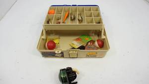 Plano Tackle Systems #3100 With One Tray Inside