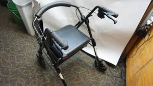 Nova Rolling Zoom 22 Walker