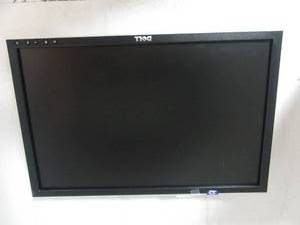 lot 70 image: Dell&nbsp2208WFPt 22 in LCD Monitor 