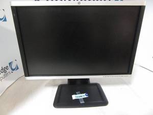 lot 90 image: HP&nbspLA2205wg 22 in LCD Monitor 
