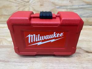 lot 76 image: MILWAUKEE Hole Dozer General Purpose Bi-Metal Hole Saw Set (9-Piece)