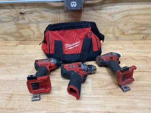 lot 113 image: MILWAUKEE Tool Bag with 3 Tools (non-working)