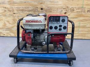 lot 117 image: Honda GX240 Generator - 242CC